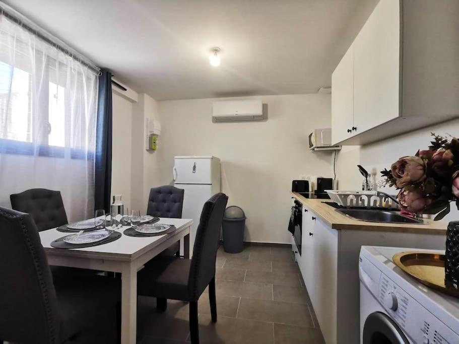 L'Elegant Duplex - Clim I Wifi I Proche Du Centre-Ville Miramas Buitenkant foto